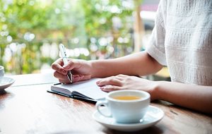 A food diary can help you identify what to eat to clear acne