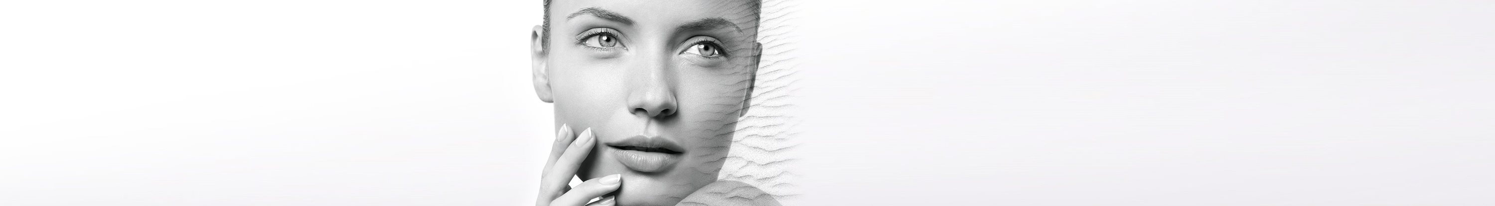 Mujer con piel facial seca